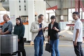 衡陽(yáng)市工信局領(lǐng)導(dǎo)蒞臨朝陽(yáng)集團(tuán)視察指導(dǎo) 衡陽(yáng)市工信局領(lǐng)導(dǎo)蒞臨朝陽(yáng)集團(tuán)視察指導(dǎo)